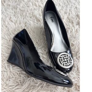 Fioni Women Black Patent Wedge Heels Round Toe Embellished Size 6.5 NWOT
